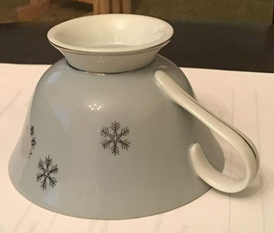 KON127 Footed Cup by Kongo-1