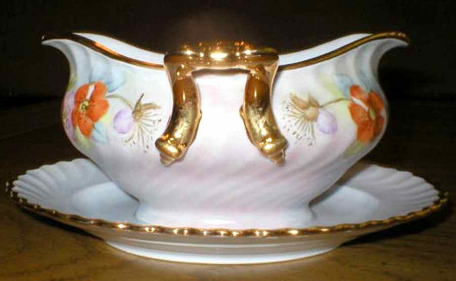 KAI50 Gravy Boat with Attached Underplate by Kaiser-1