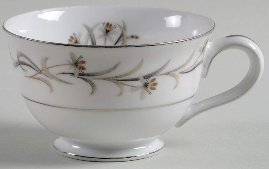 Savoy Footed Cup by Kyoto-1