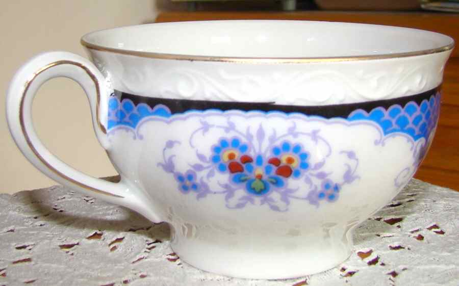 KPM240 Footed Cup by KPM-1