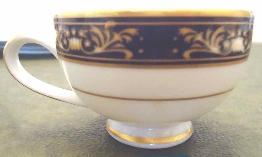 Blue Impero Footed Cup by Kanzo-1