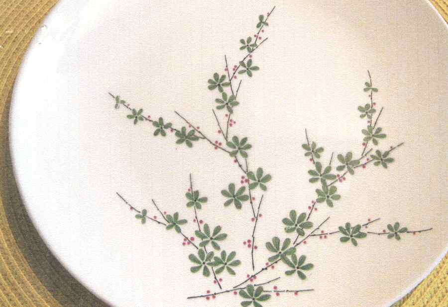 Greenbriar Dinner Plate by Edwin Knowles-1