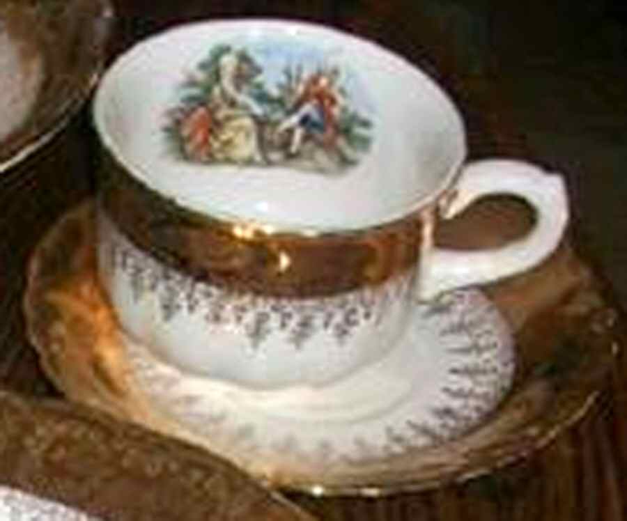 KNO1074 Flat Cup & Saucer Set by Edwin Knowles-1