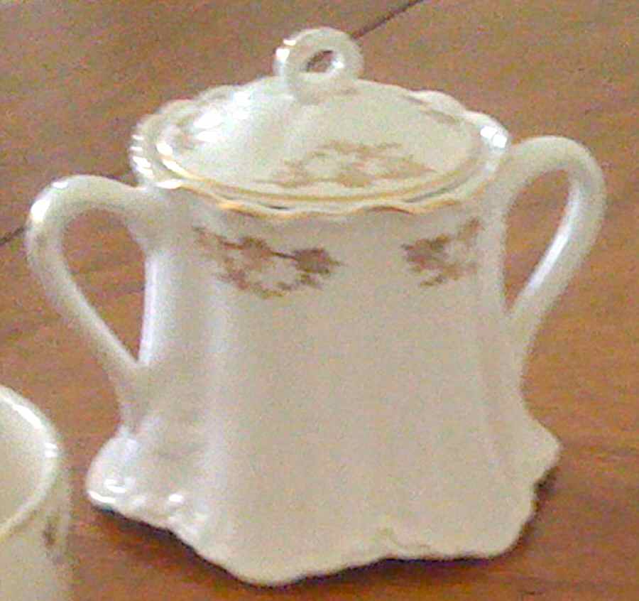 KTK186 Sugar Bowl & Lid by Knowles, Taylor & Knowles-1