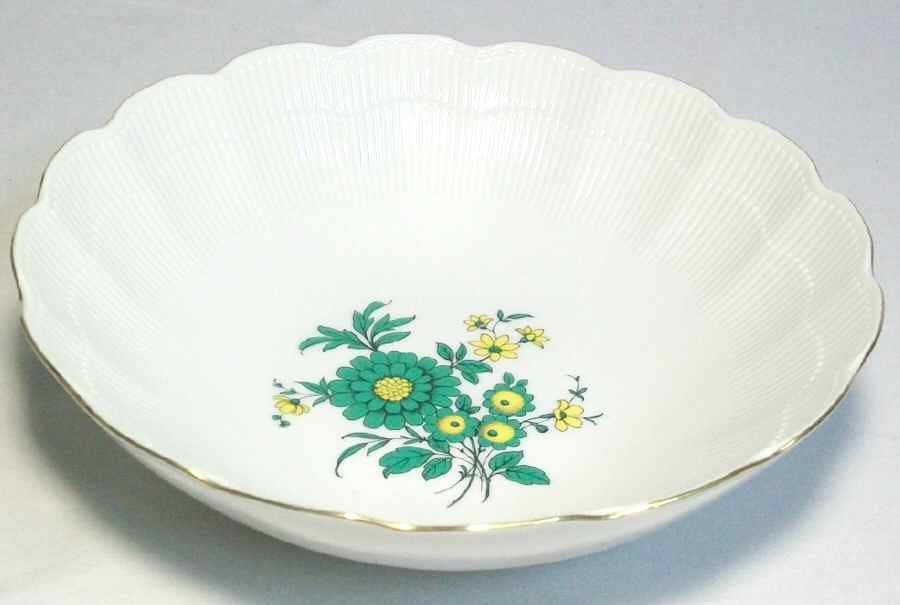KAI64 9" Round Vegetable Bowl by Kaiser-1