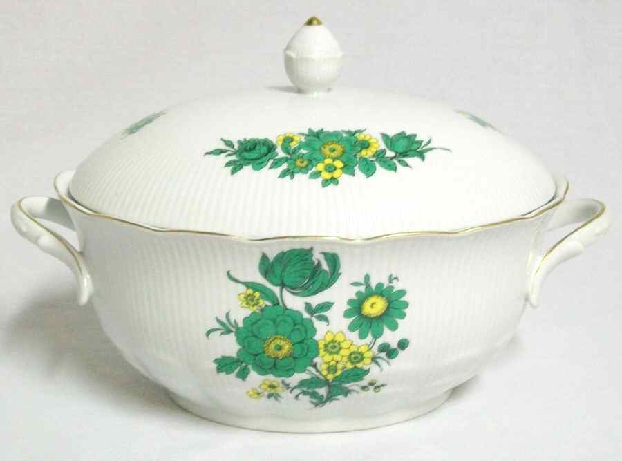 KAI64 Round Covered Vegetable by Kaiser-1