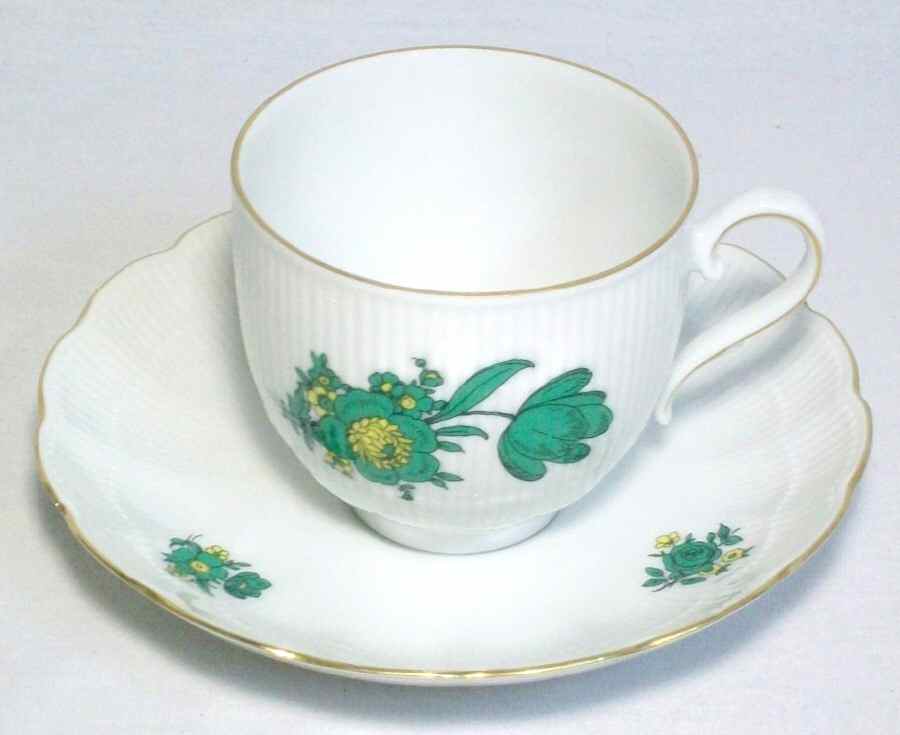 KAI64 Flat Cup & Saucer Set by Kaiser-1