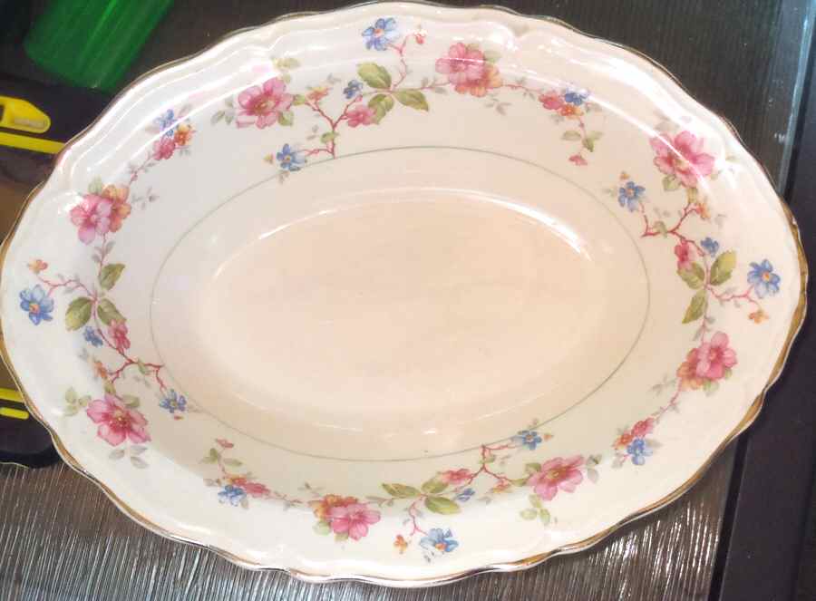 KNO1088 9" Oval Vegetable Bowl by Edwin Knowles-1