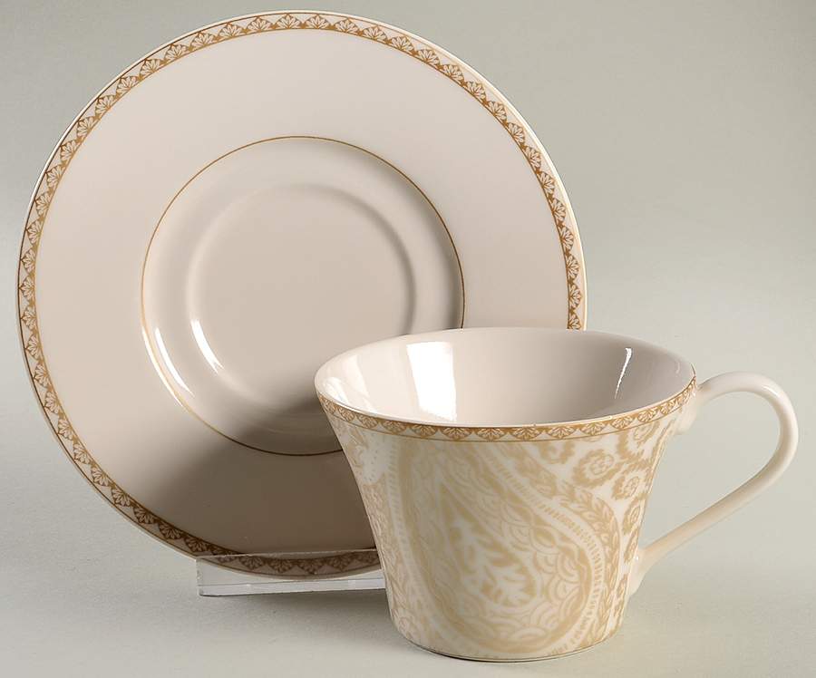 KUG1 Flat Cup & Saucer Set by Kay Unger-1