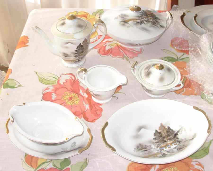 KUT320 9" Oval Vegetable Bowl by Kutani-1