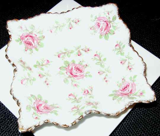 3084 Individual Nut Dish by James Kent (England)-1