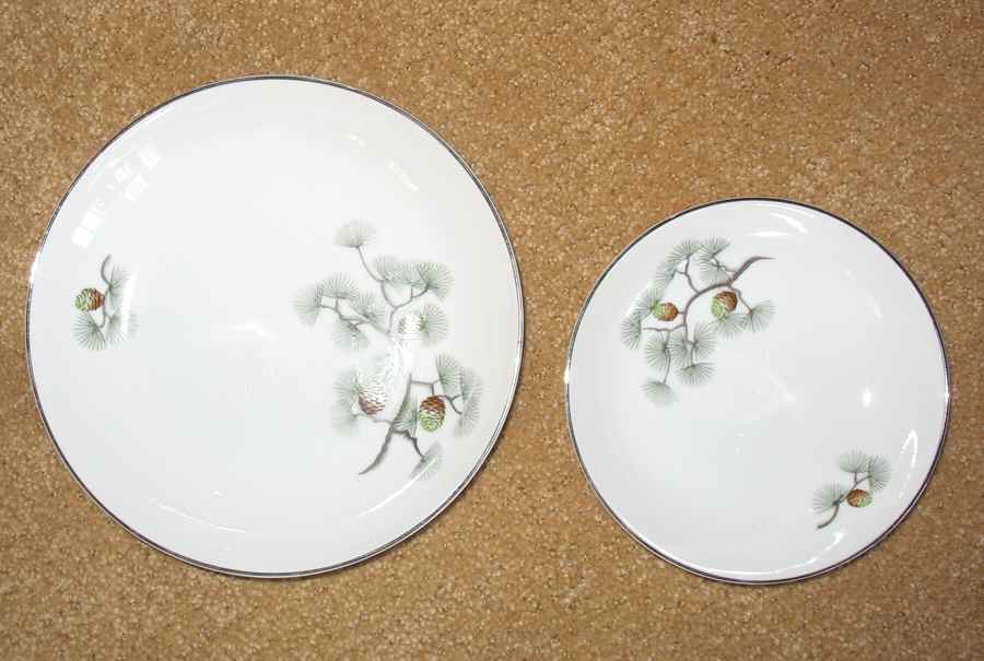 KUT328 Dinner Plate by Kutani-1