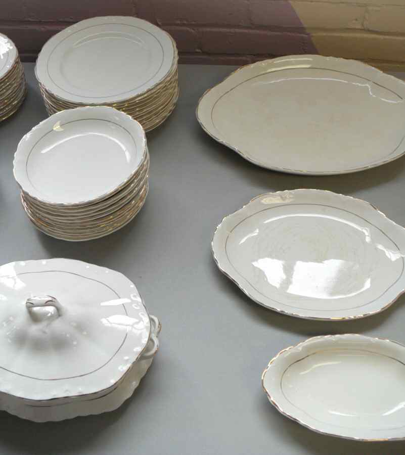KTK192 Dinner Plate by Knowles, Taylor & Knowles-1