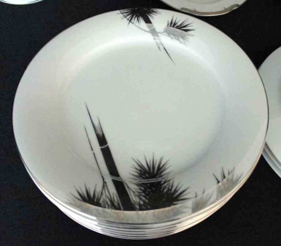 KUT332 Dinner Plate by Kutani-1