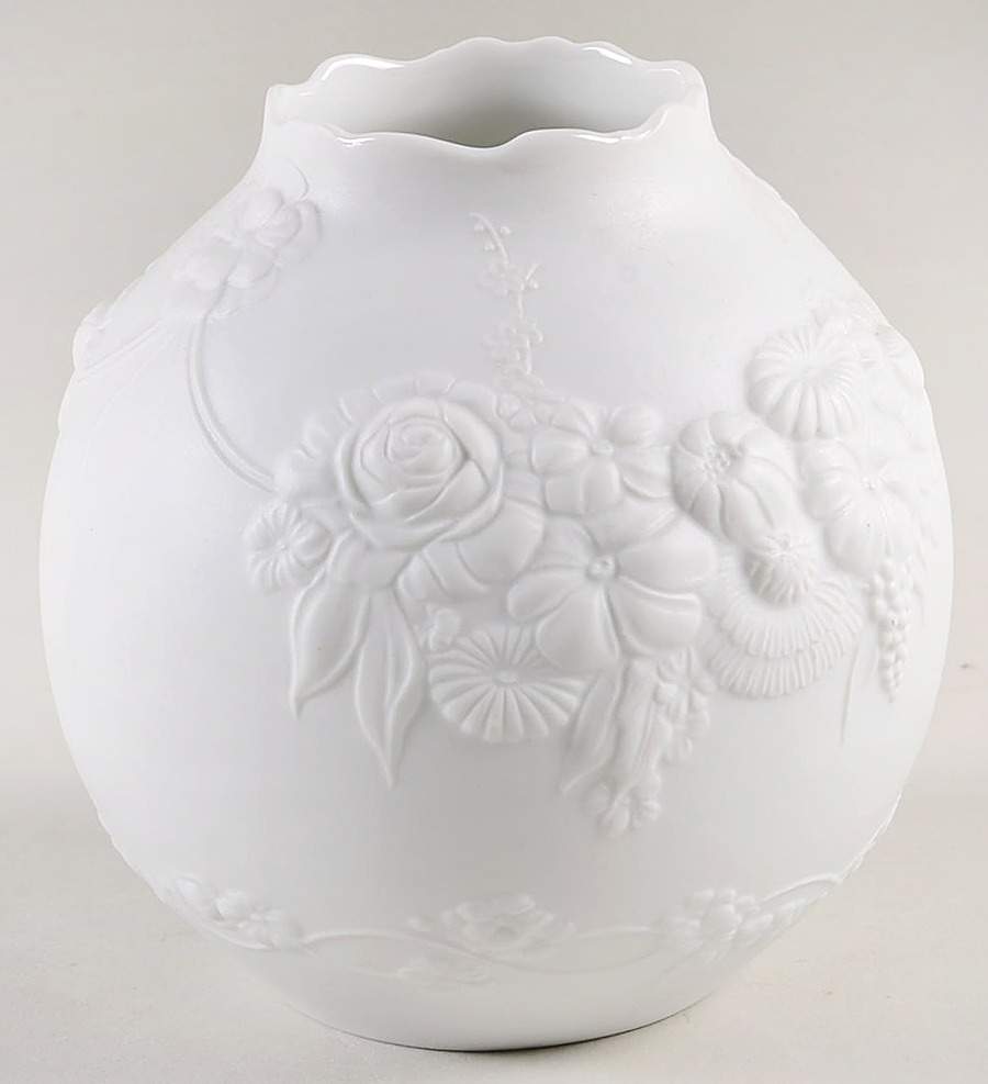 1348-1 4" Vase by Kaiser-1