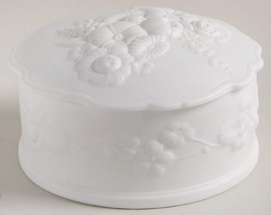 1348-1 4" Round Box & Lid by Kaiser-1