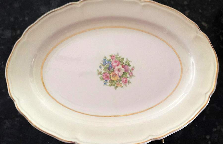 KNO1113 16" Oval Serving Platter by Edwin Knowles-1