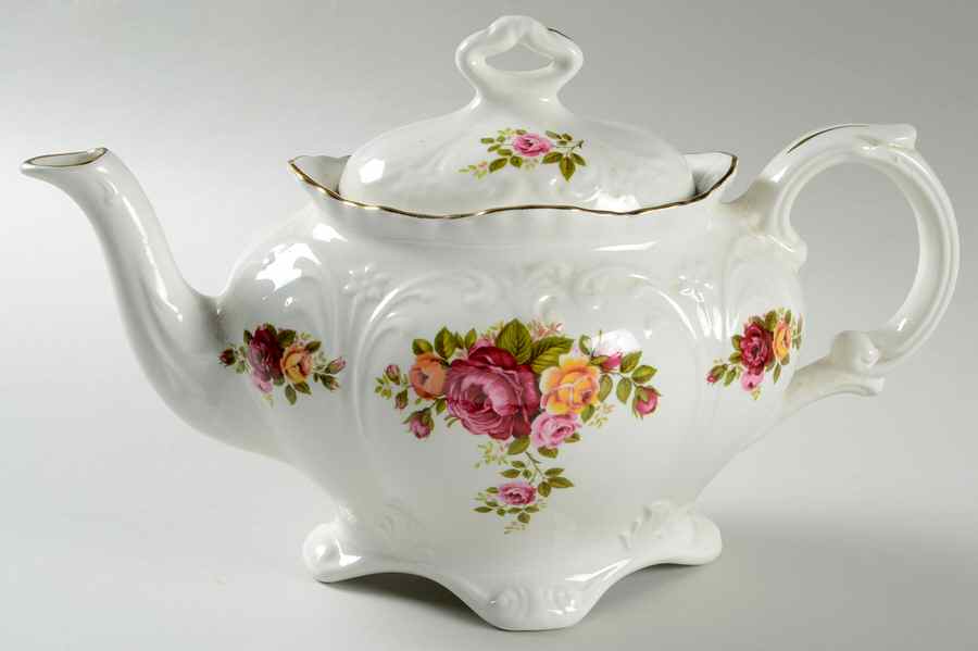 KNT52 Teapot & Lid by James Kent (England)-1