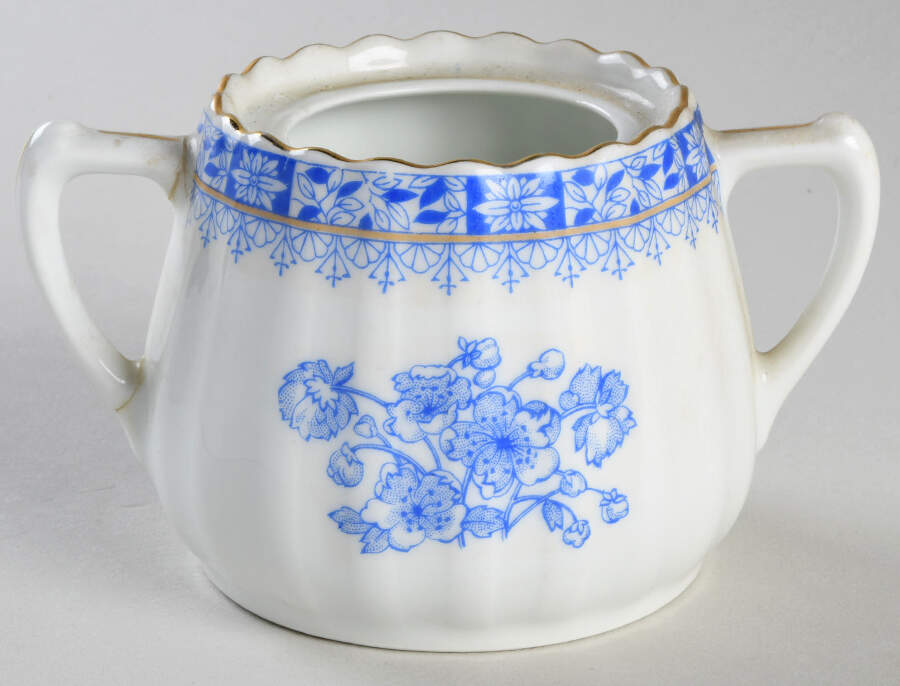 China Blau Sugar Bowl No Lid by Kahla-1