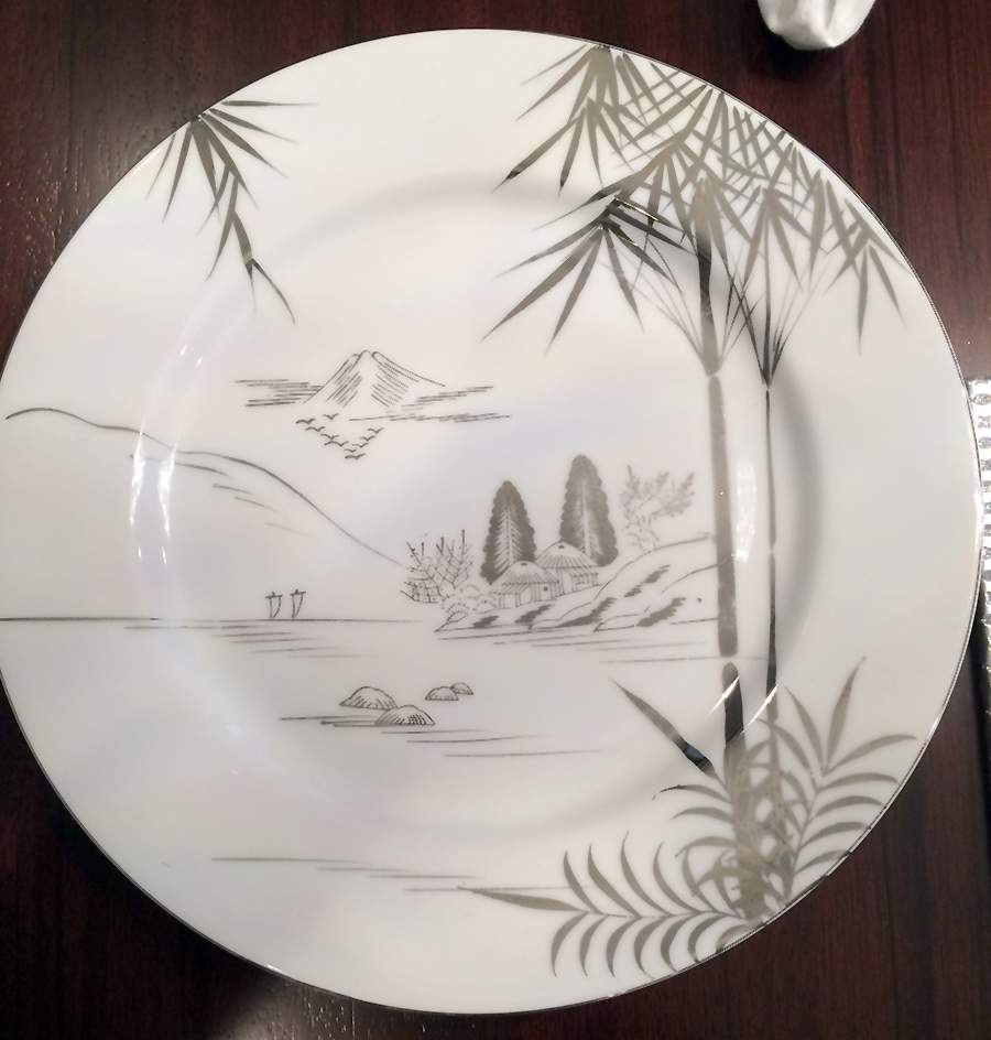 KUT369 Dinner Plate by Kutani-1