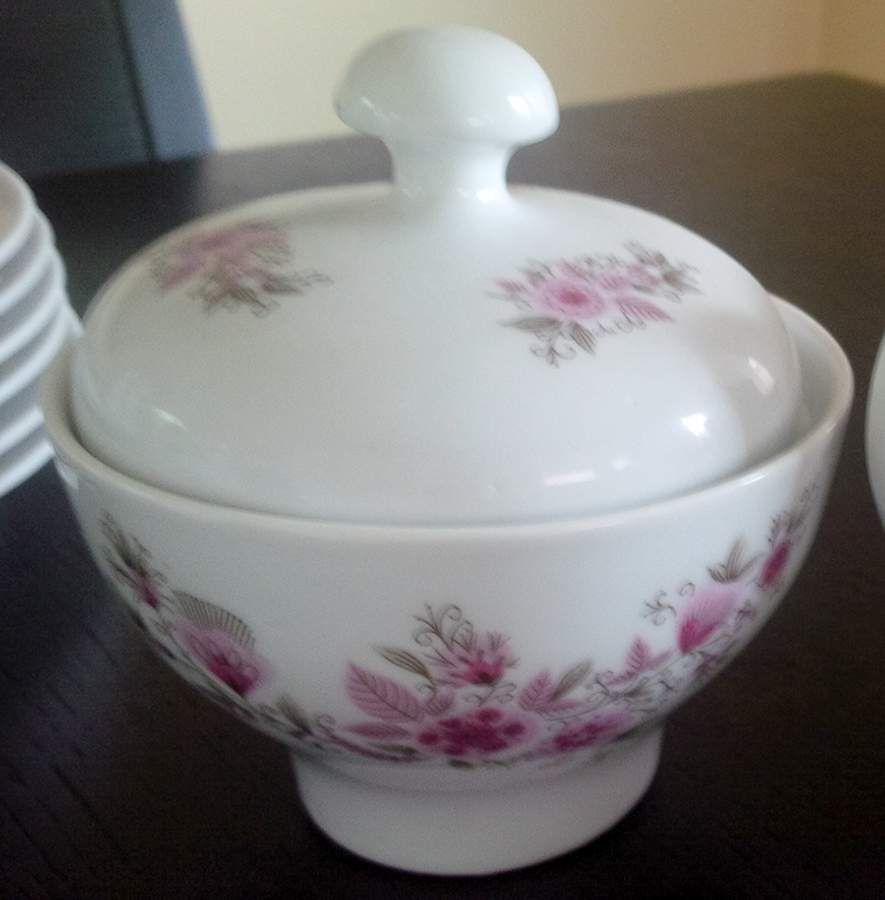 KHL115 Sugar Bowl & Lid by Kahla-1