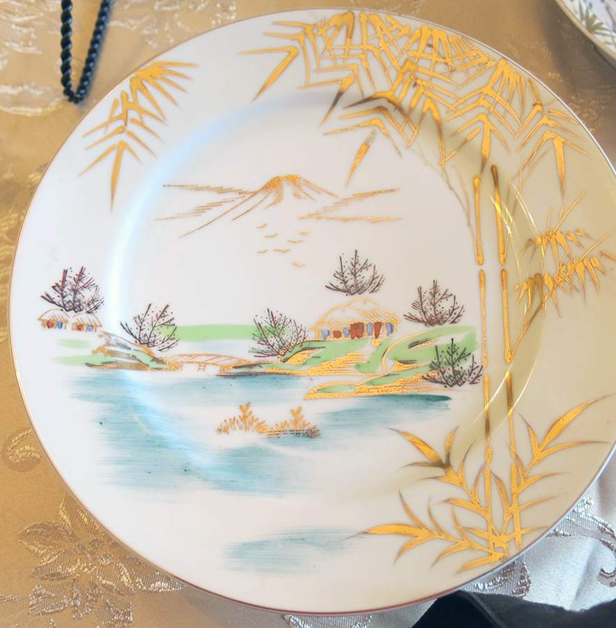 KUT371 Dinner Plate by Kutani-1