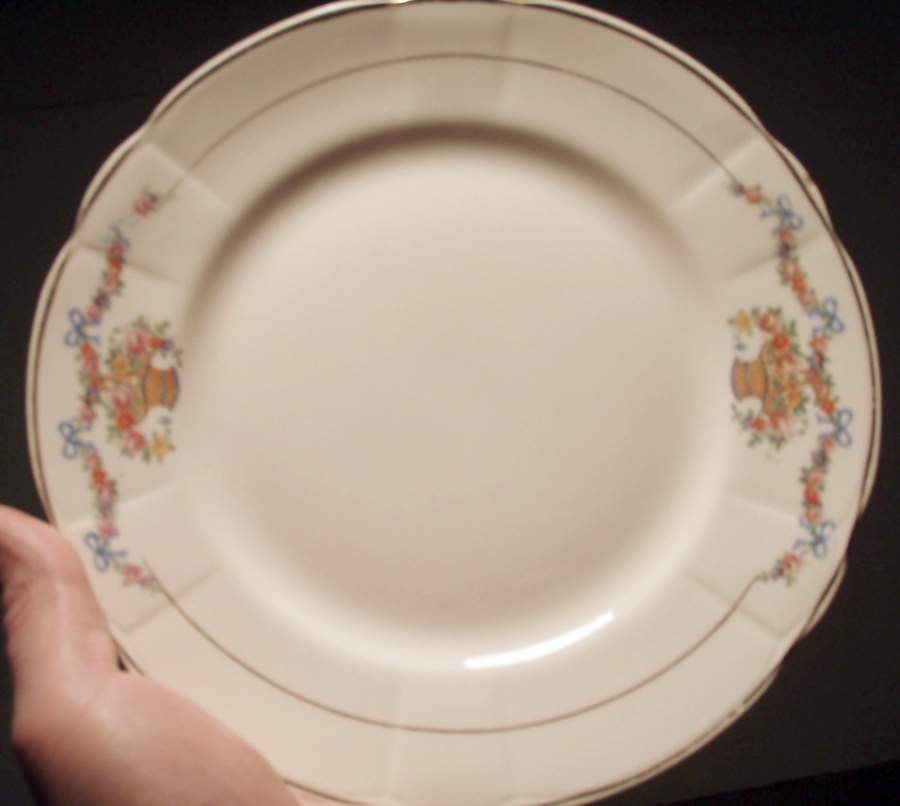 KTK212 Dinner Plate by Knowles, Taylor & Knowles-1