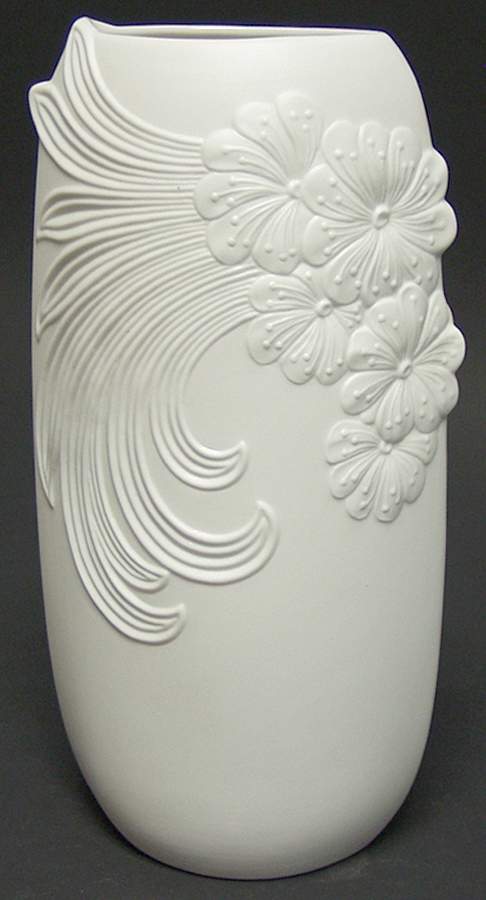 739 9" Vase by Kaiser-1