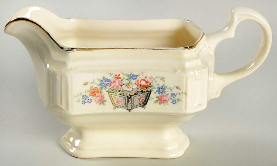 KNO1069 Creamer by Edwin Knowles-1