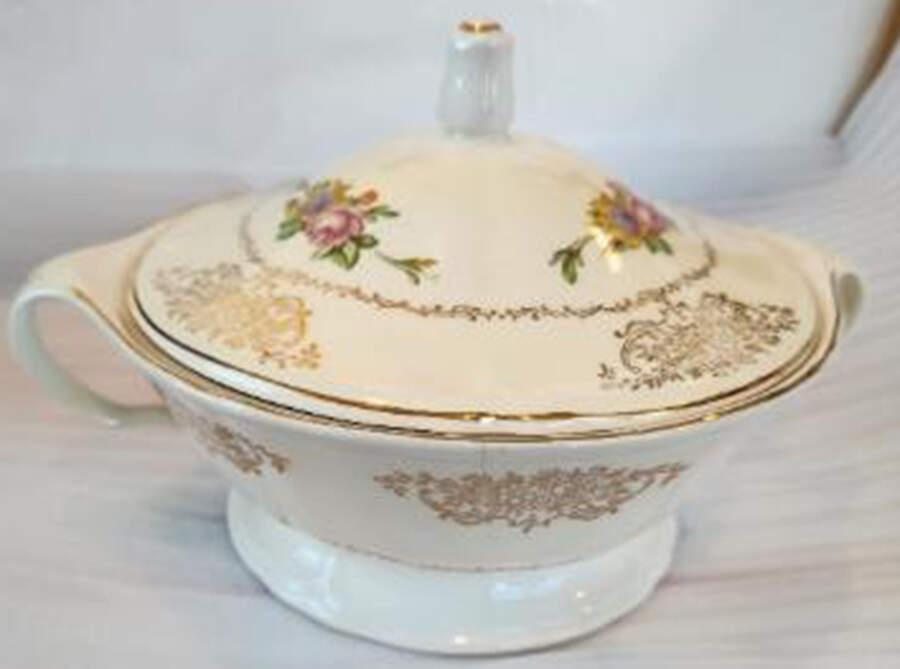 KNO1258 Sugar Bowl & Lid by Edwin Knowles-1