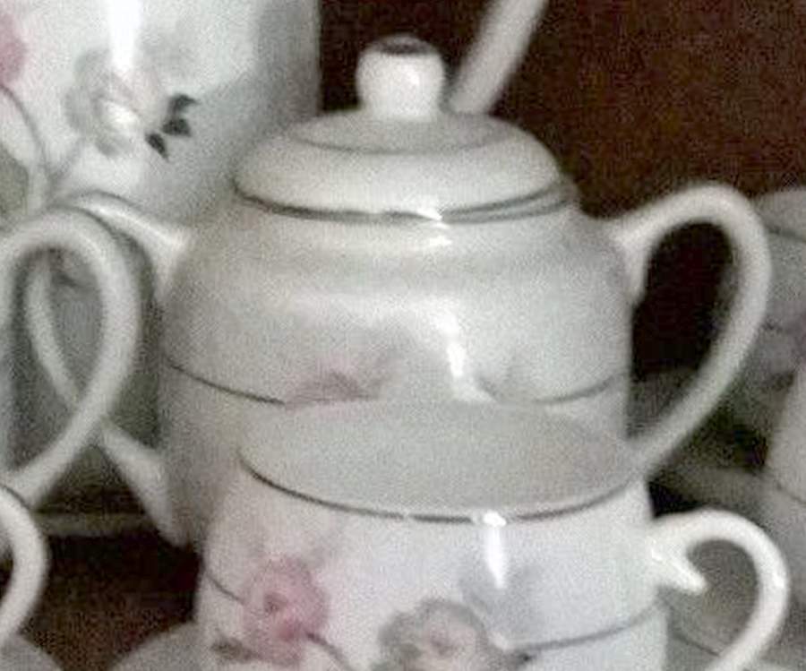 KUT387 Sugar Bowl & Lid by Kutani-1