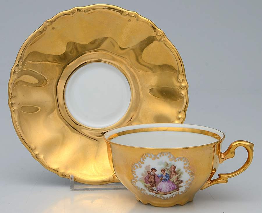 KRO34 Flat Cup & Saucer Set by Kronester-1