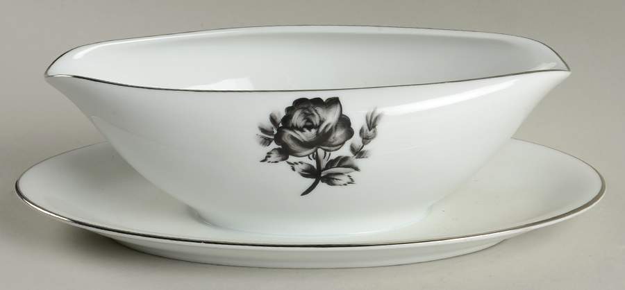 KUT388 Gravy Boat with Attached Underplate by Kutani-1