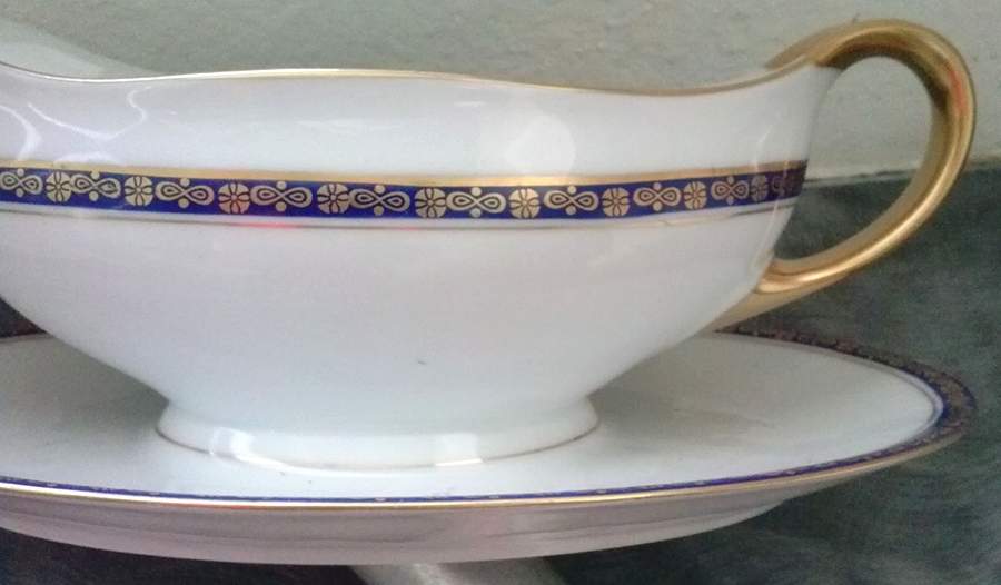 26921 Gravy Boat with Attached Underplate by KPM-1
