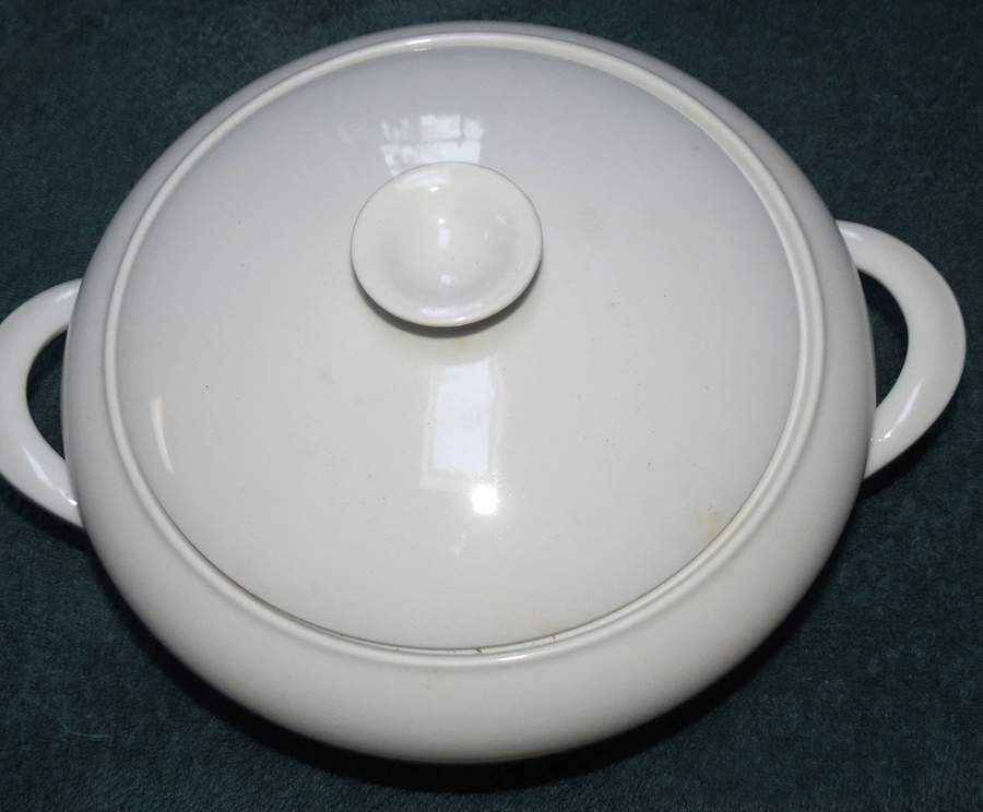 Urbino White Round Covered Vegetable by KPM-1