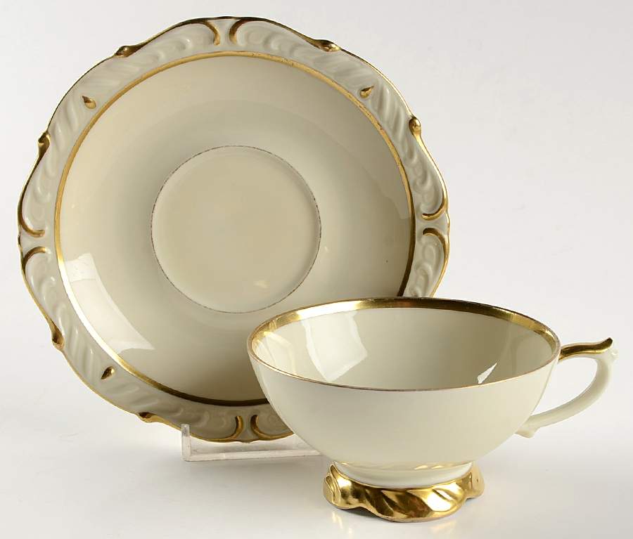 KHL124 Footed Cup & Saucer Set by Kahla-1