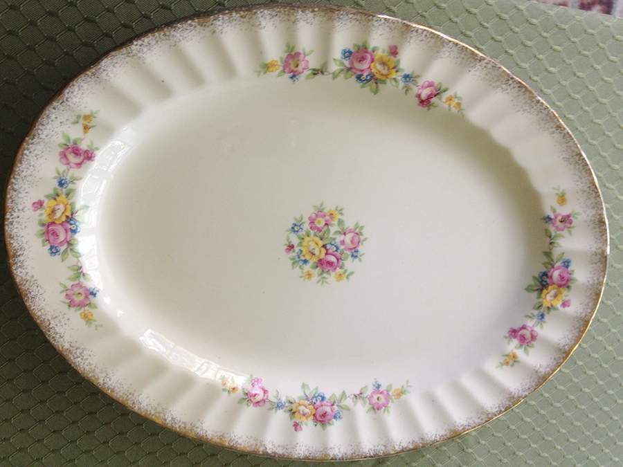KNO1131 12" Oval Serving Platter by Edwin Knowles-1