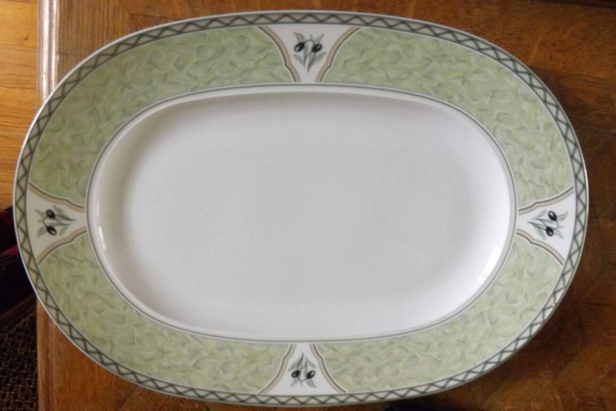 Rufino 15" Oval Serving Platter by Kaiser-1