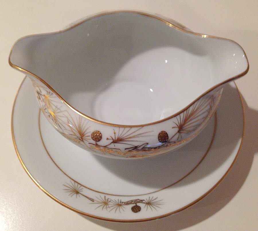 KSH27 Gravy Boat with Attached Underplate by Koshida-1