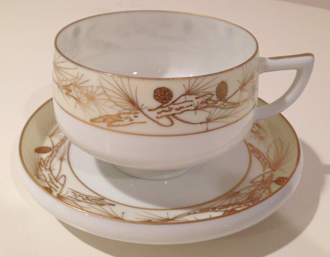 KSH27 Footed Cup & Saucer Set by Koshida-1