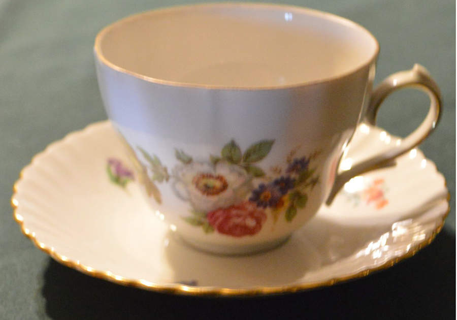 Residenz Footed Cup & Saucer Set by Kaiser-1