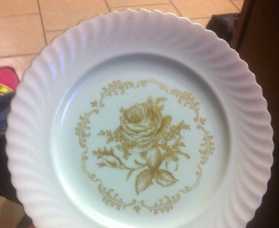 KAI82 Dinner Plate by Kaiser-1