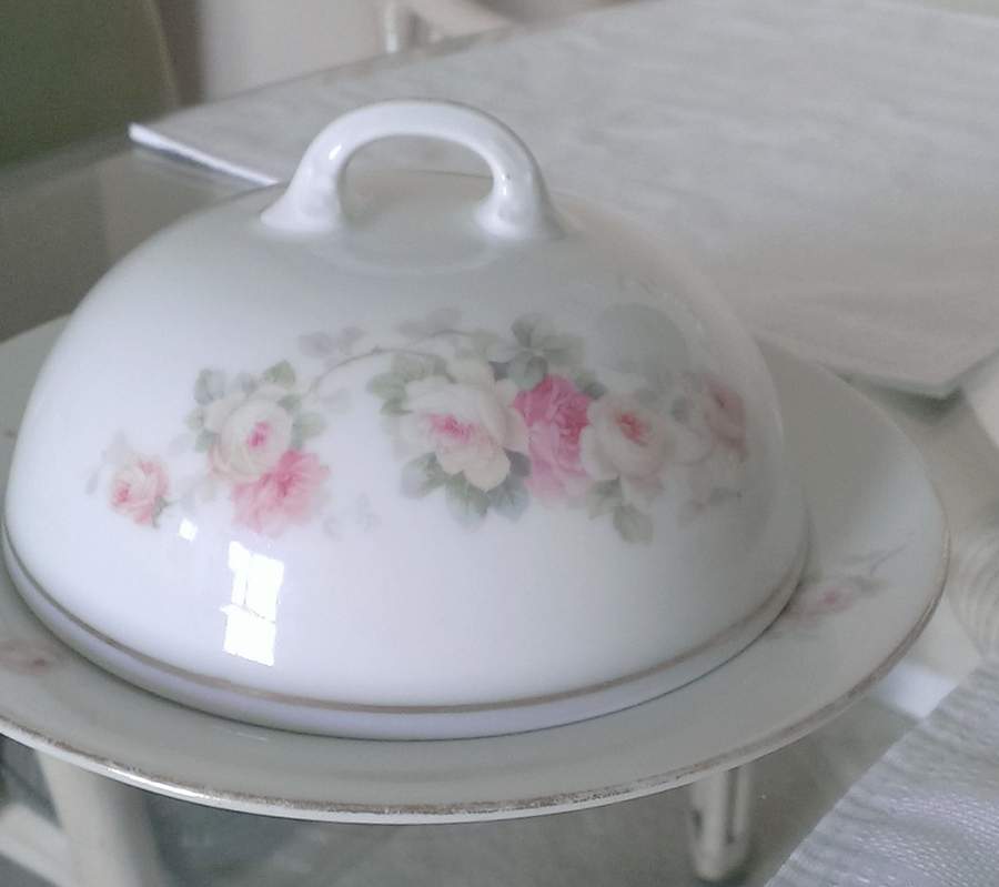 KOE43 Muffin Dish & Lid by Koenigszelt-1