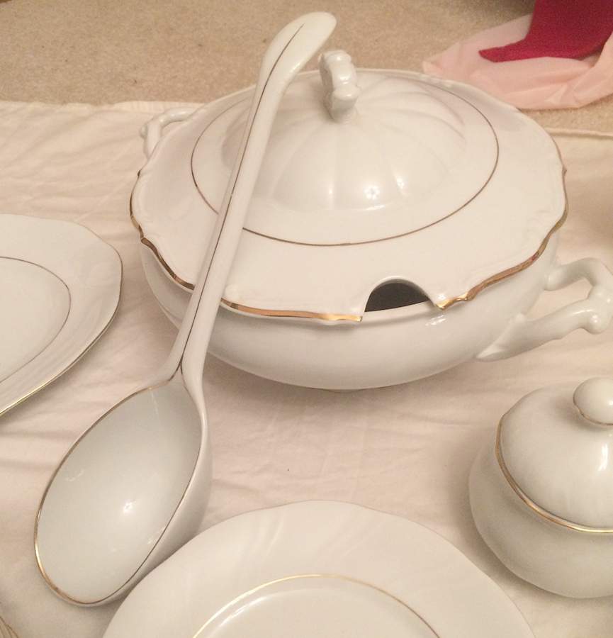 KRA2 Tureen & Lid w/Ladle by Korona (Poland)-1