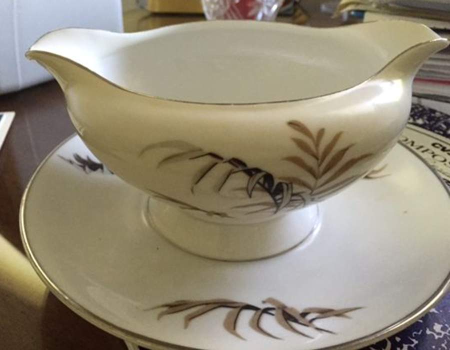 Palm Gravy Boat with Attached Underplate by Kyoto-1