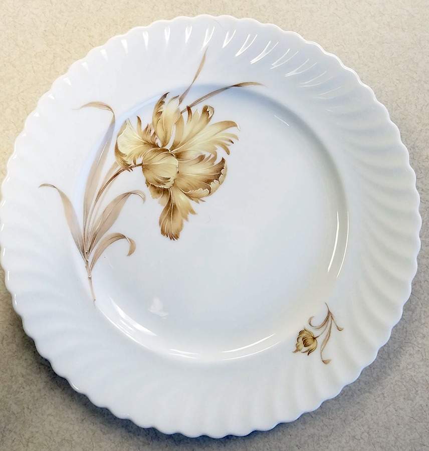 KAI84 Dinner Plate by Kaiser-1