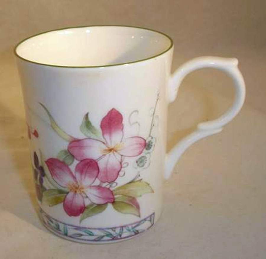 Floral Trailing Mug by Kingsbury-1