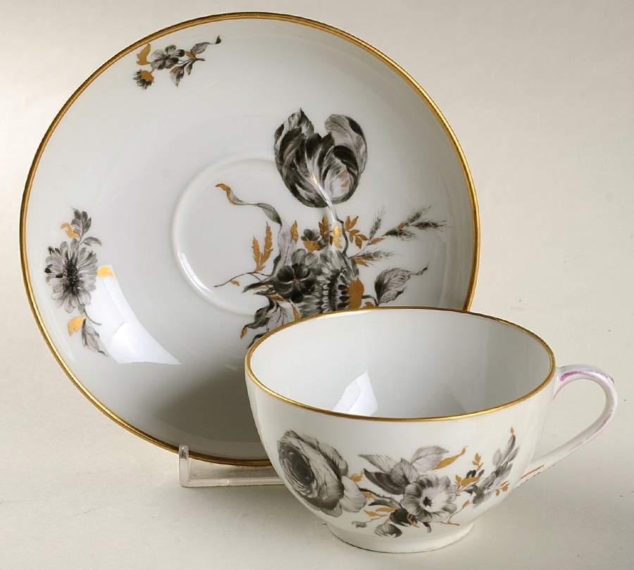 KPM314 Flat Cup & Saucer Set by KPM-1