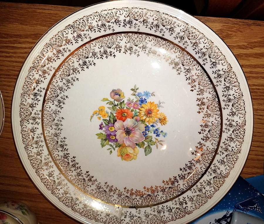 KNO1301 12" Chop Plate (Round Platter) by Edwin Knowles-1