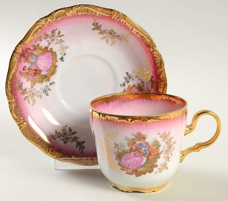 KU2 Red Flat Cup & Saucer Set by Kunst-1